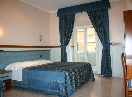 Hotel Soggiorno Blu Ρώμη Δωμάτιο φωτογραφία
